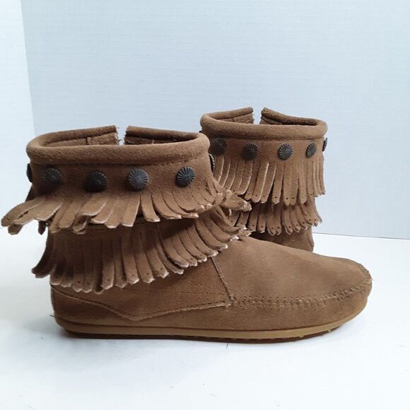 Minnetonka Women's 6M Double Fringe Side-Zip Taupe Ankle Boot - Picture 3 of 9